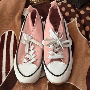 Rouge Helium Blush and White Casual Sneakers
